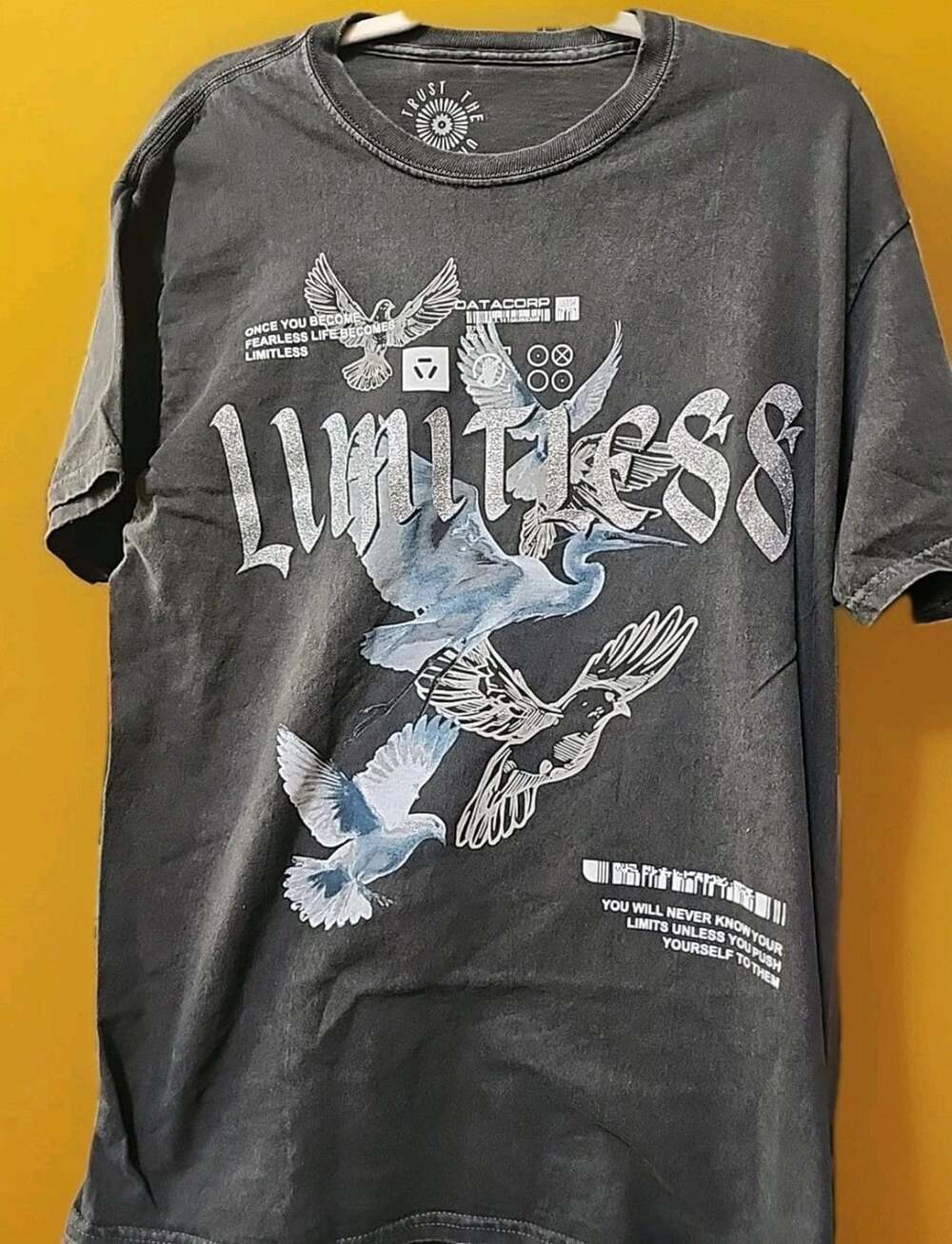 Trust The Universe Limitless Doves One You Become Fearless Shirt New Medium CR10